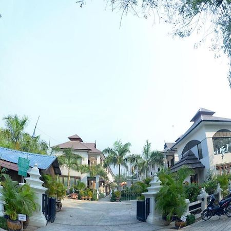 Shwe Taung Tan Hotel - Lake View Monywa Dış mekan fotoğraf