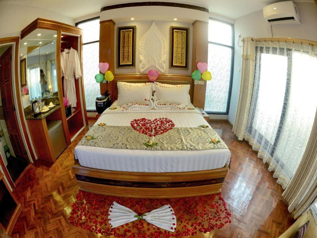 Shwe Taung Tan Hotel - Lake View Monywa Dış mekan fotoğraf